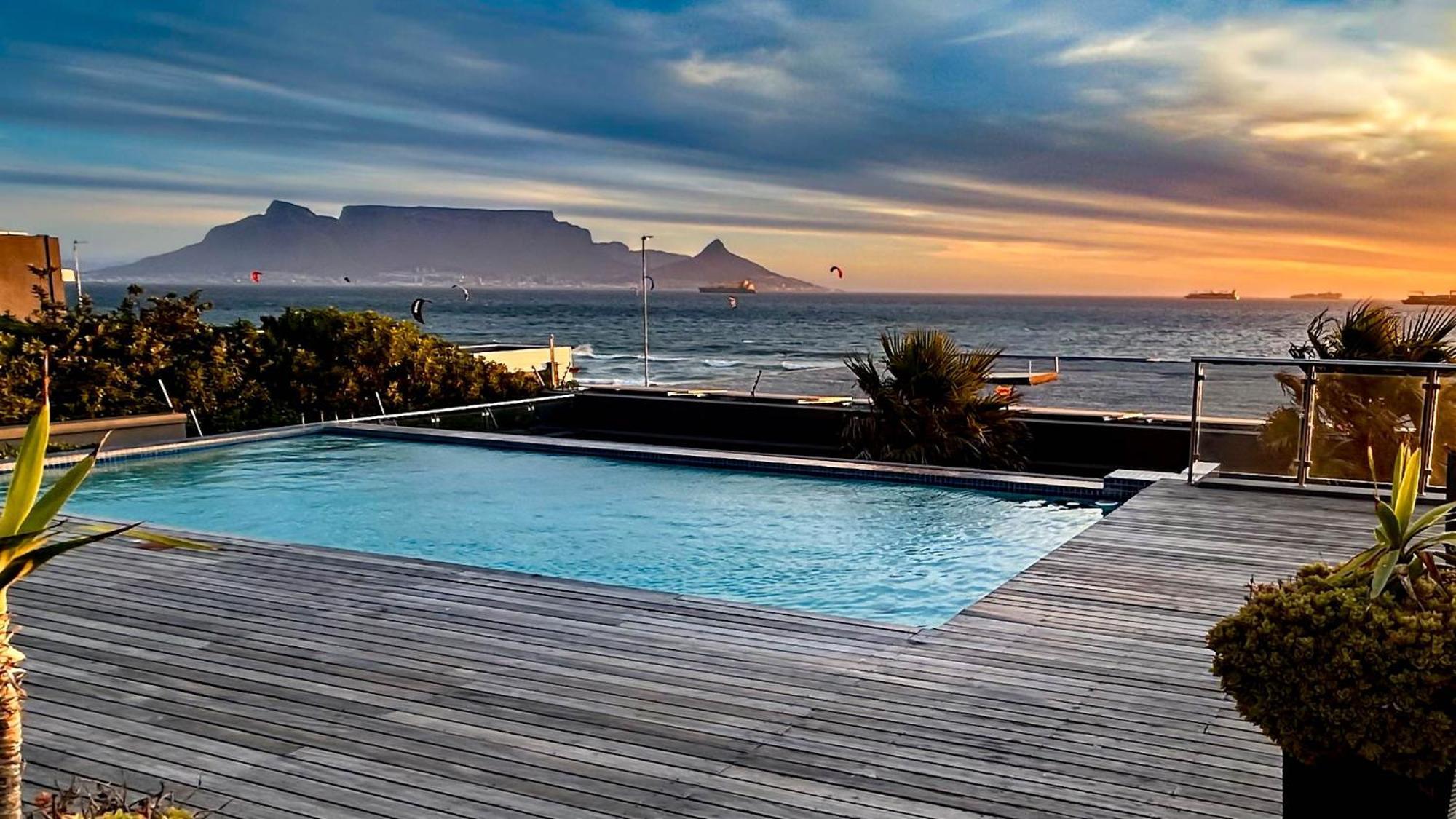 Heaven On Earth - Blouberg Beachfront Self-Catering Apartment Bloubergstrand Buitenkant foto