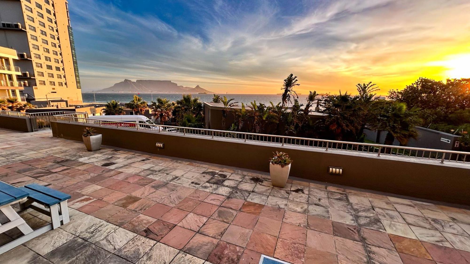 Heaven On Earth - Blouberg Beachfront Self-Catering Apartment Bloubergstrand Buitenkant foto
